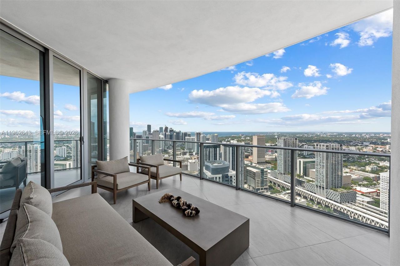 851 NE 1st Ave , Unit PH5212, Miami, FL 33132 Photo