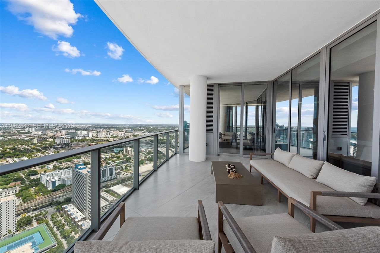 851 NE 1st Ave , Unit PH5212, Miami, FL 33132 Photo