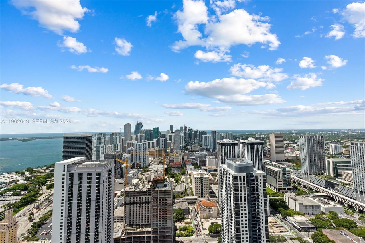 851 NE 1st Ave , Unit PH5212, Miami, FL 33132 Photo