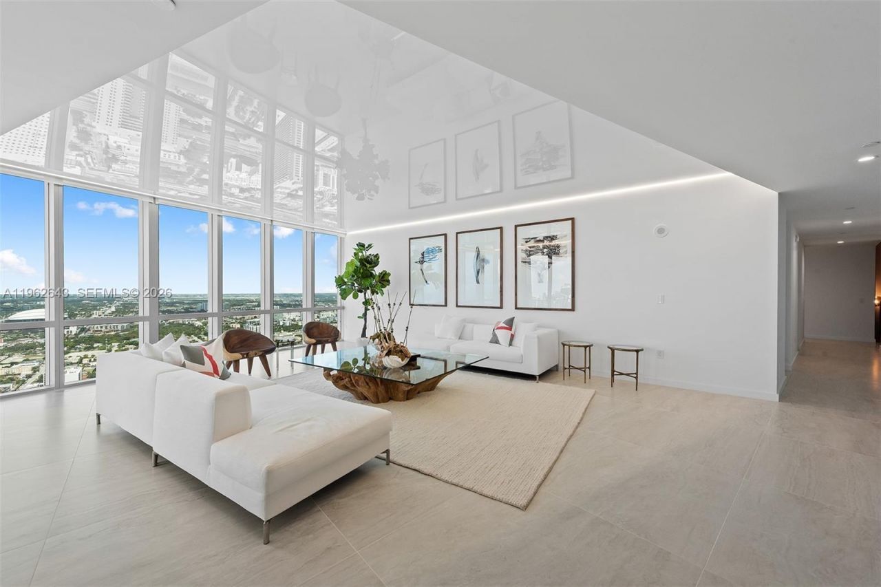 851 NE 1st Ave , Unit PH5212, Miami, FL 33132 Photo