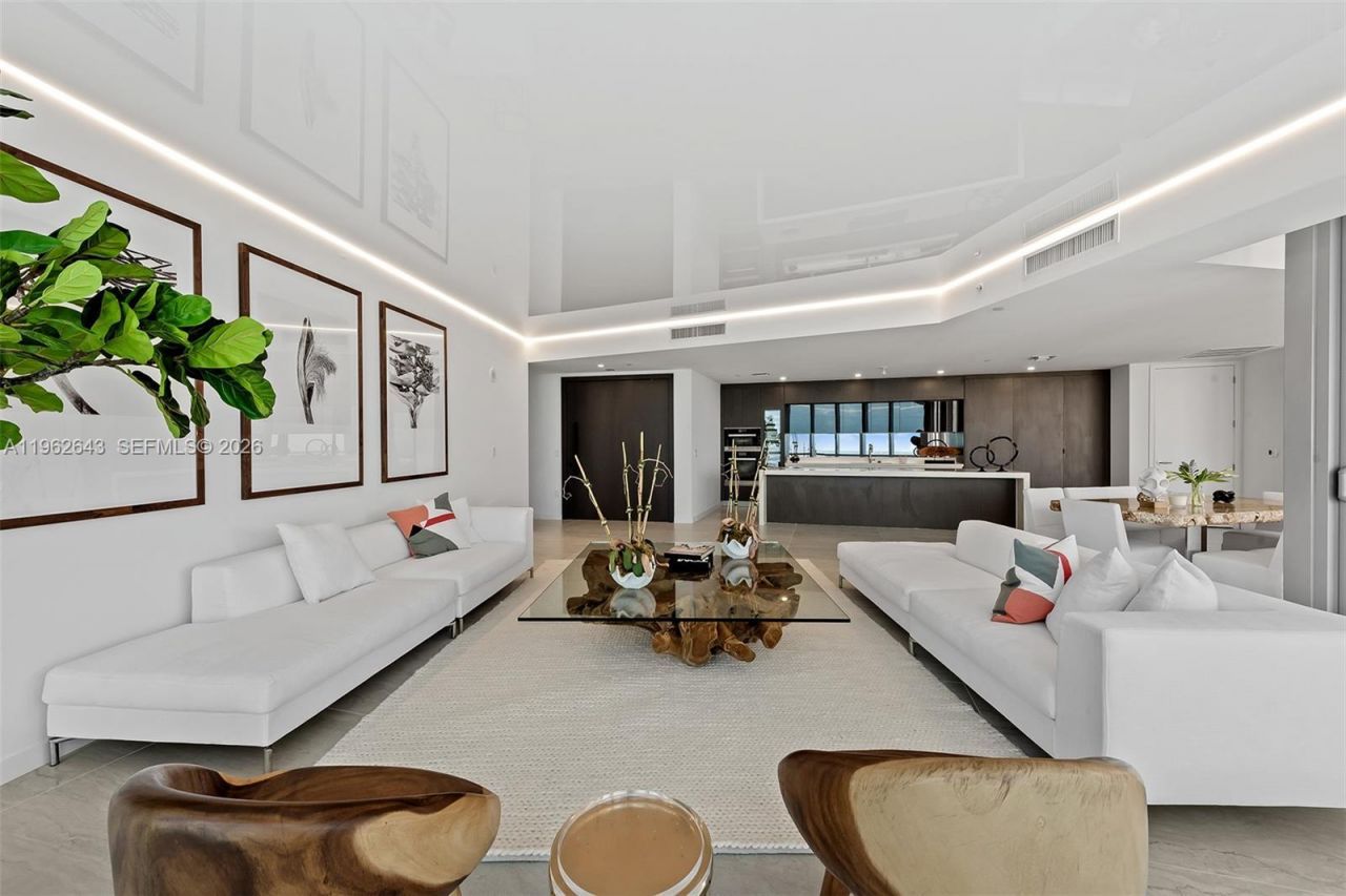 851 NE 1st Ave , Unit PH5212, Miami, FL 33132 Photo