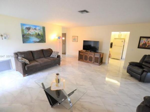 2886 E Fernley Drive, Unit 58, West Palm Beach, FL 33415