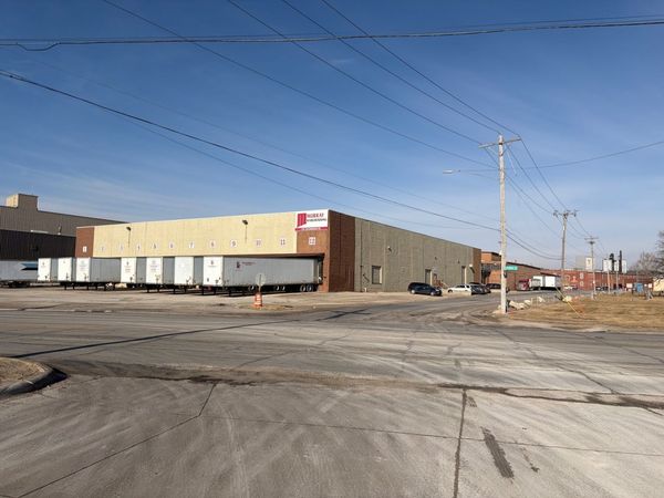 1701 Rockingham Road, Davenport, IA 52802