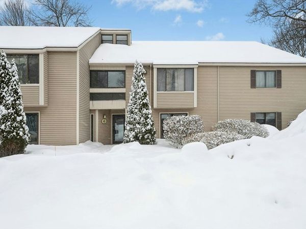 6 Thayer Pond Drive, Unit 11, Oxford, MA 01537