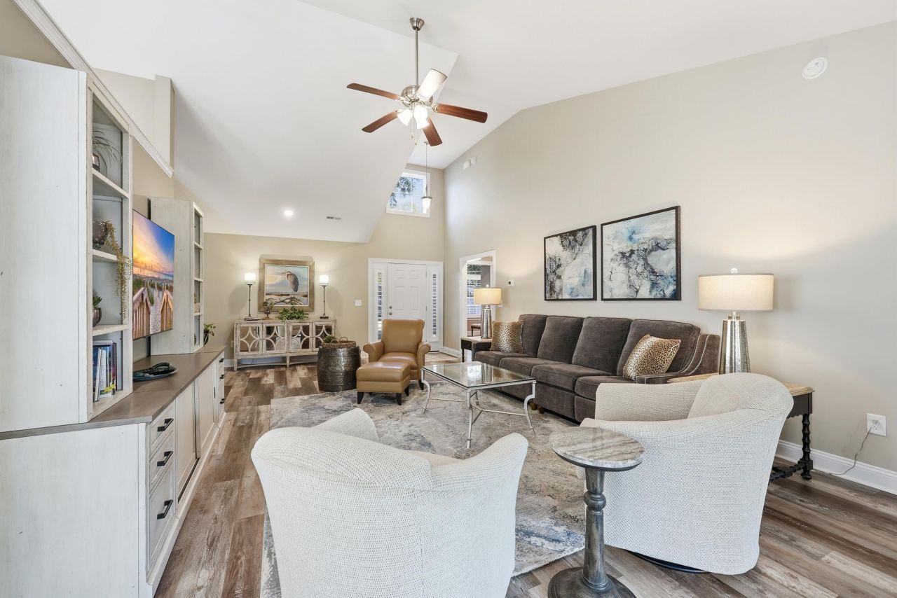 4576 Sandy Ln. Photo 11