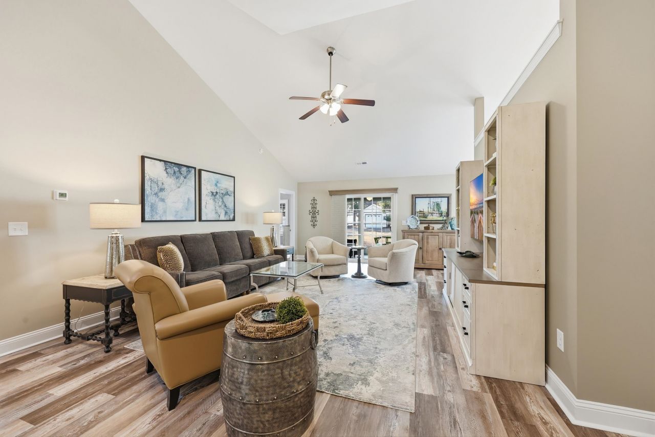 4576 Sandy Ln. Photo 9