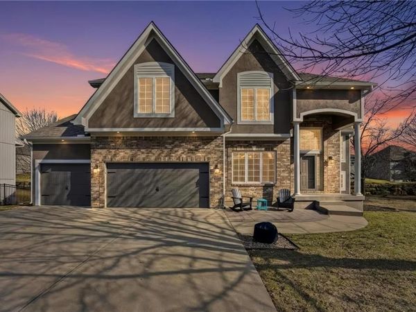 9407 N Laurel Avenue, Kansas City, MO 64157