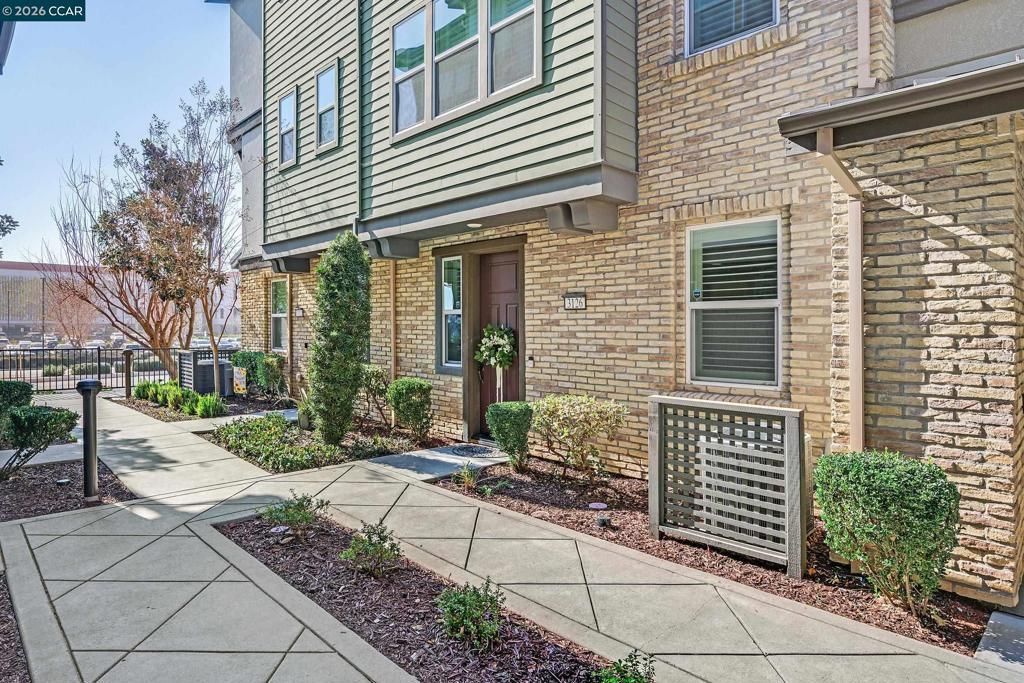 3126 Aran Way, Dublin, CA 94568 Main Photo