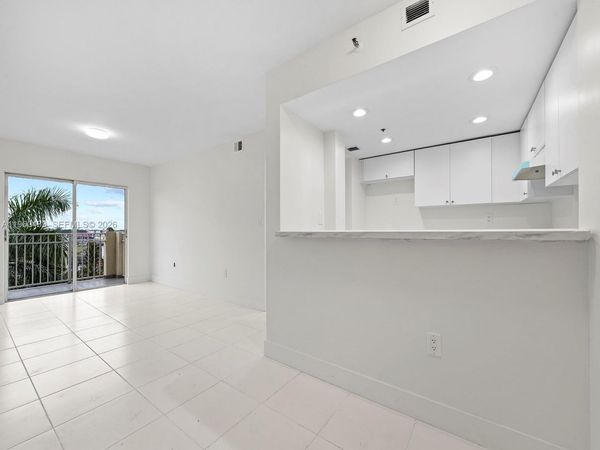 1750 NW 27th Ave , Miami, FL 33125