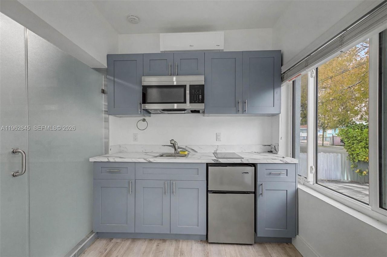 2900 SW 4th St , Miami, FL 33135 Photo