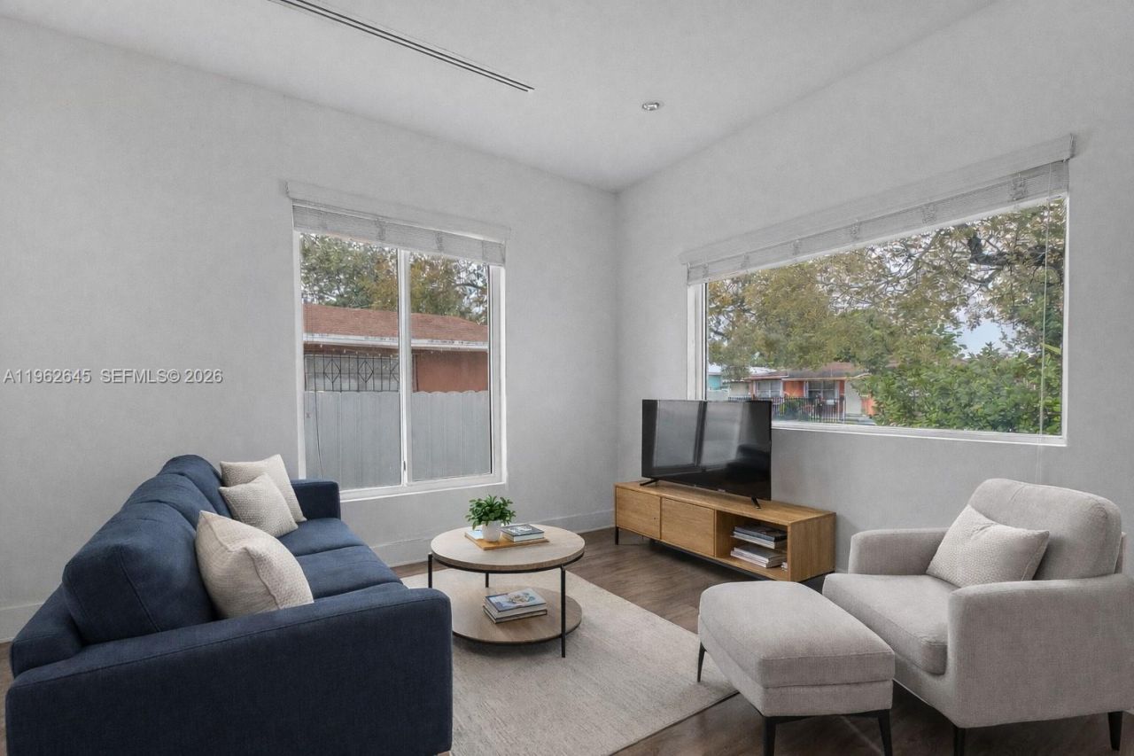 2900 SW 4th St , Miami, FL 33135 Photo