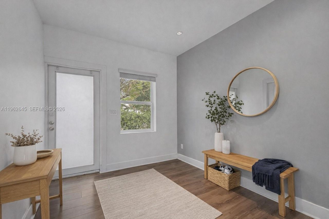 2900 SW 4th St , Miami, FL 33135 Photo