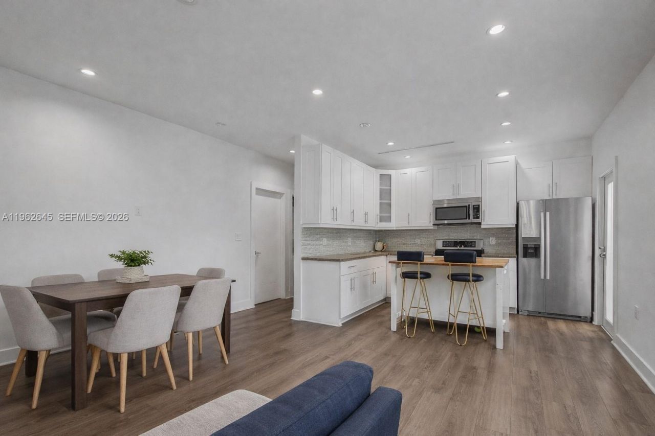 2900 SW 4th St , Miami, FL 33135 Photo