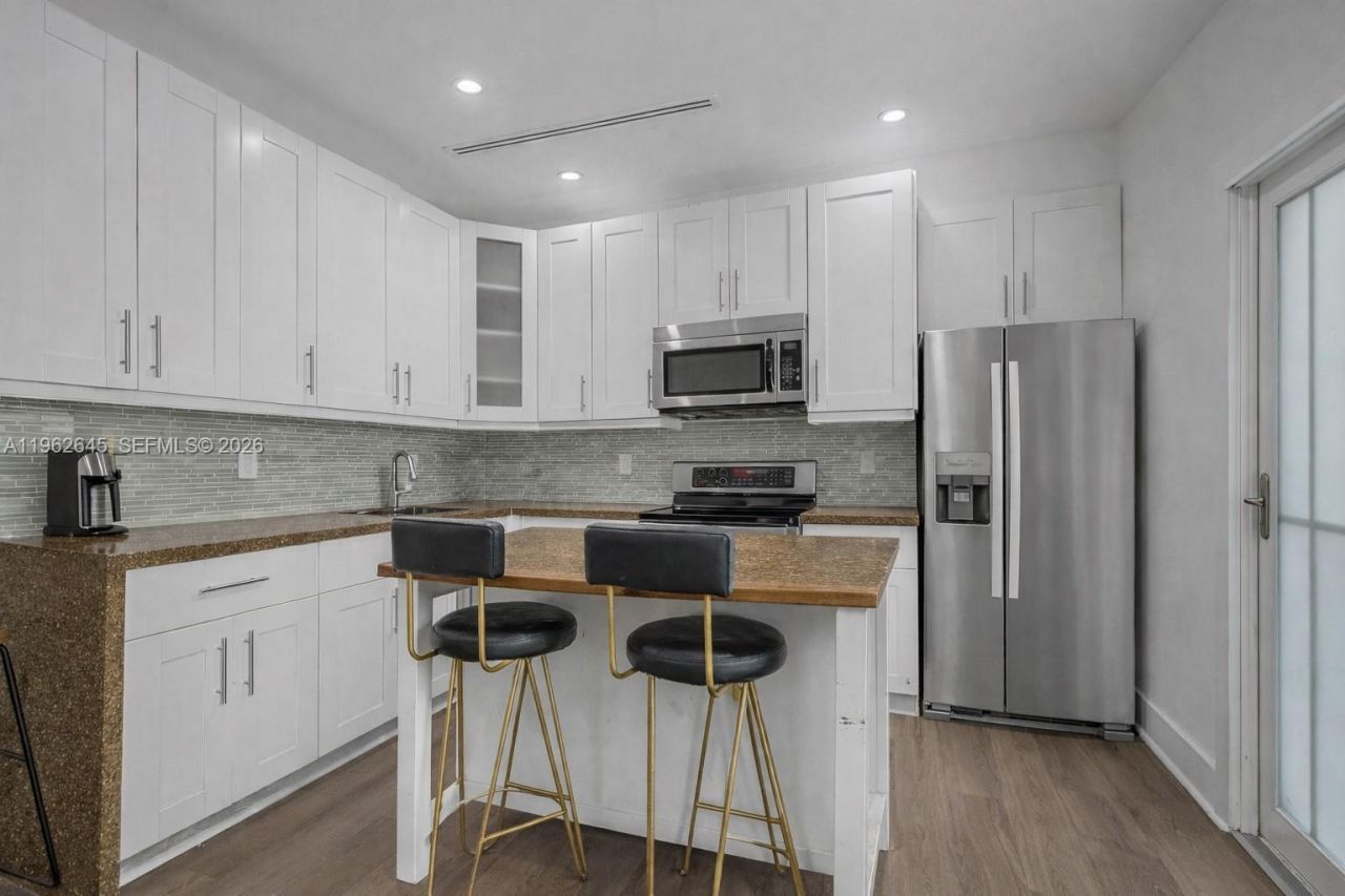 2900 SW 4th St , Miami, FL 33135 Photo