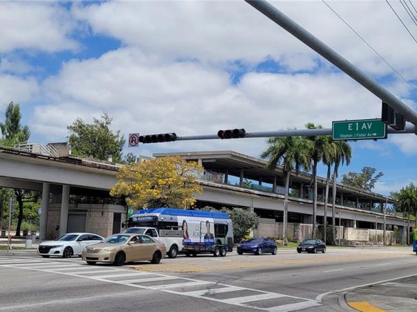 50 E 21st St, Unit 202, Hialeah, FL 33010