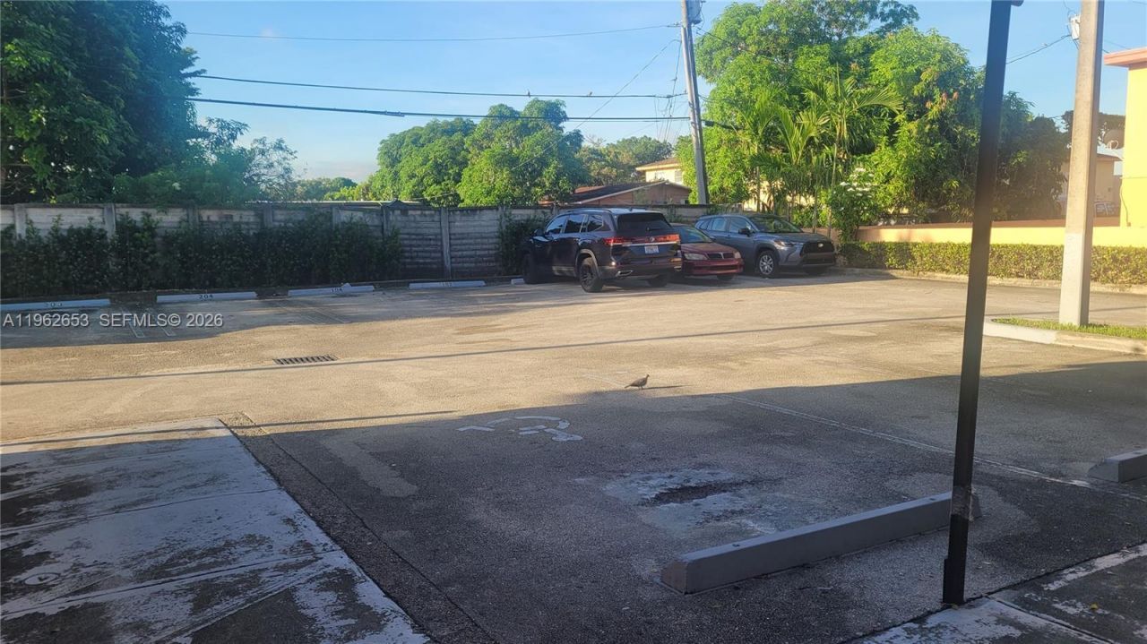50 E 21st St, Unit 202, Hialeah, FL 33010 Photo