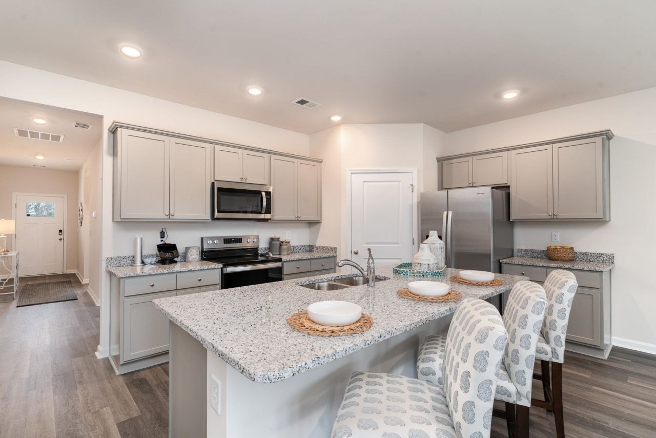 4048 Robin Song Way Photo 4