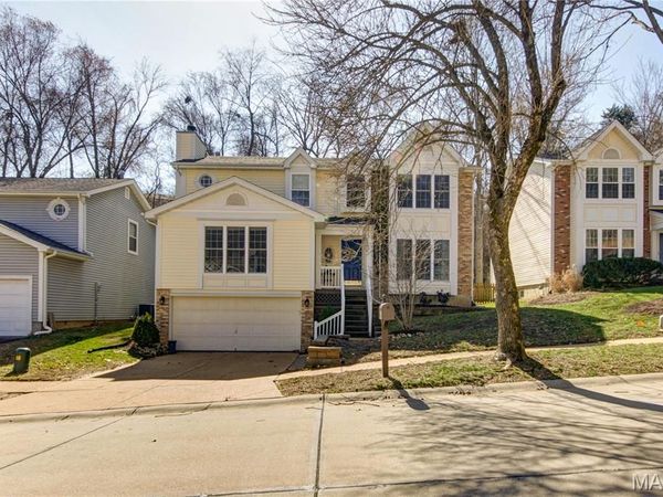 564 Woodlyn Crossing, Ballwin, MO 63021