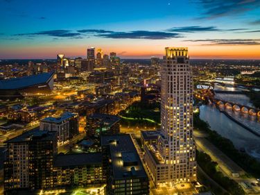 1111 W River Parkway, Unit 34A, Minneapolis, MN 55415