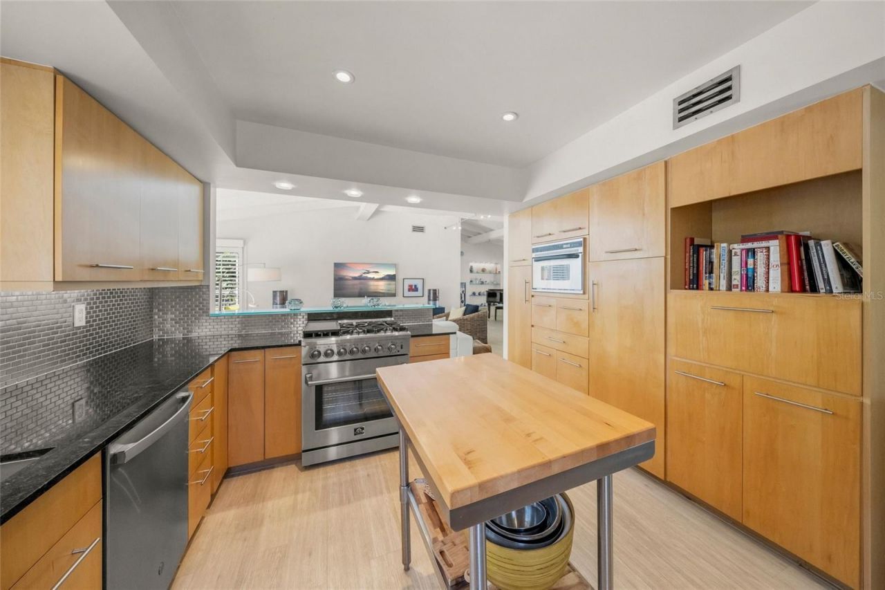 1780 Spring Creek Drive, Sarasota, FL 34239 Photo