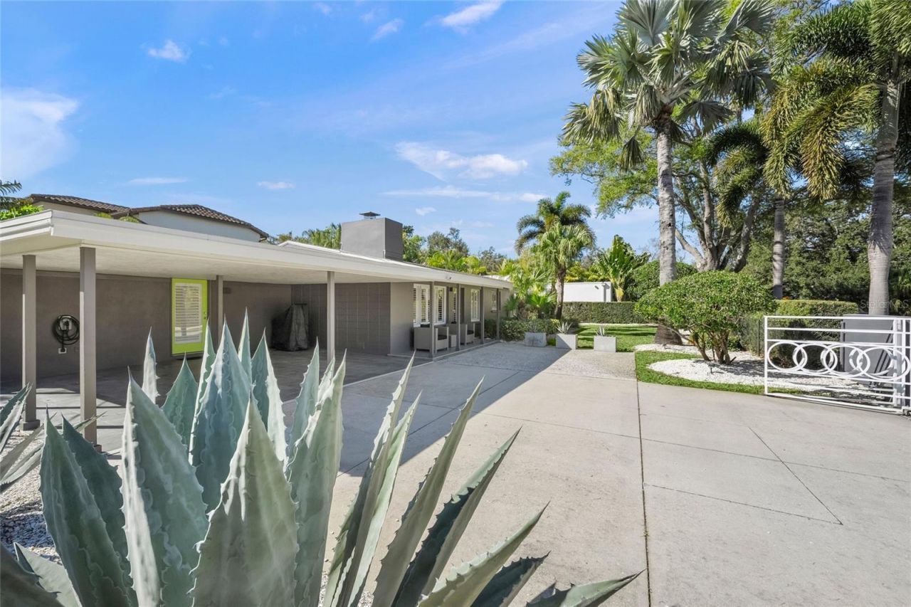 1780 Spring Creek Drive, Sarasota, FL 34239 Photo