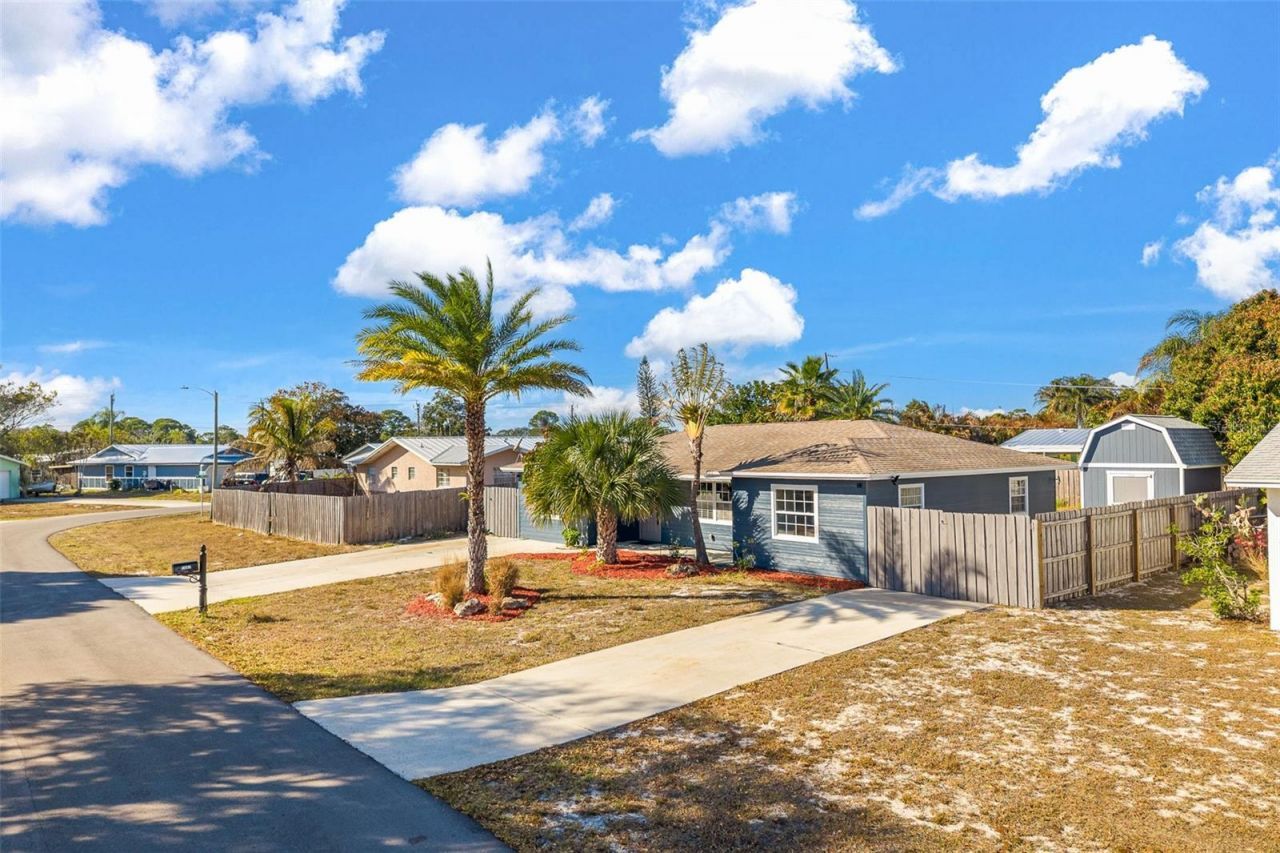 1567 NE 21st Terrace, Jensen Beach, FL 34957 Photo