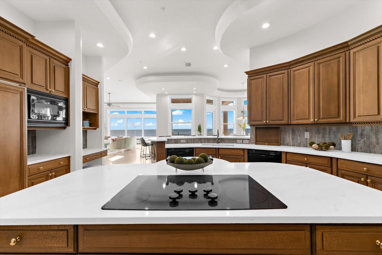 960 Gulf Boulevard, Belleair Beach, FL 33786 Photo