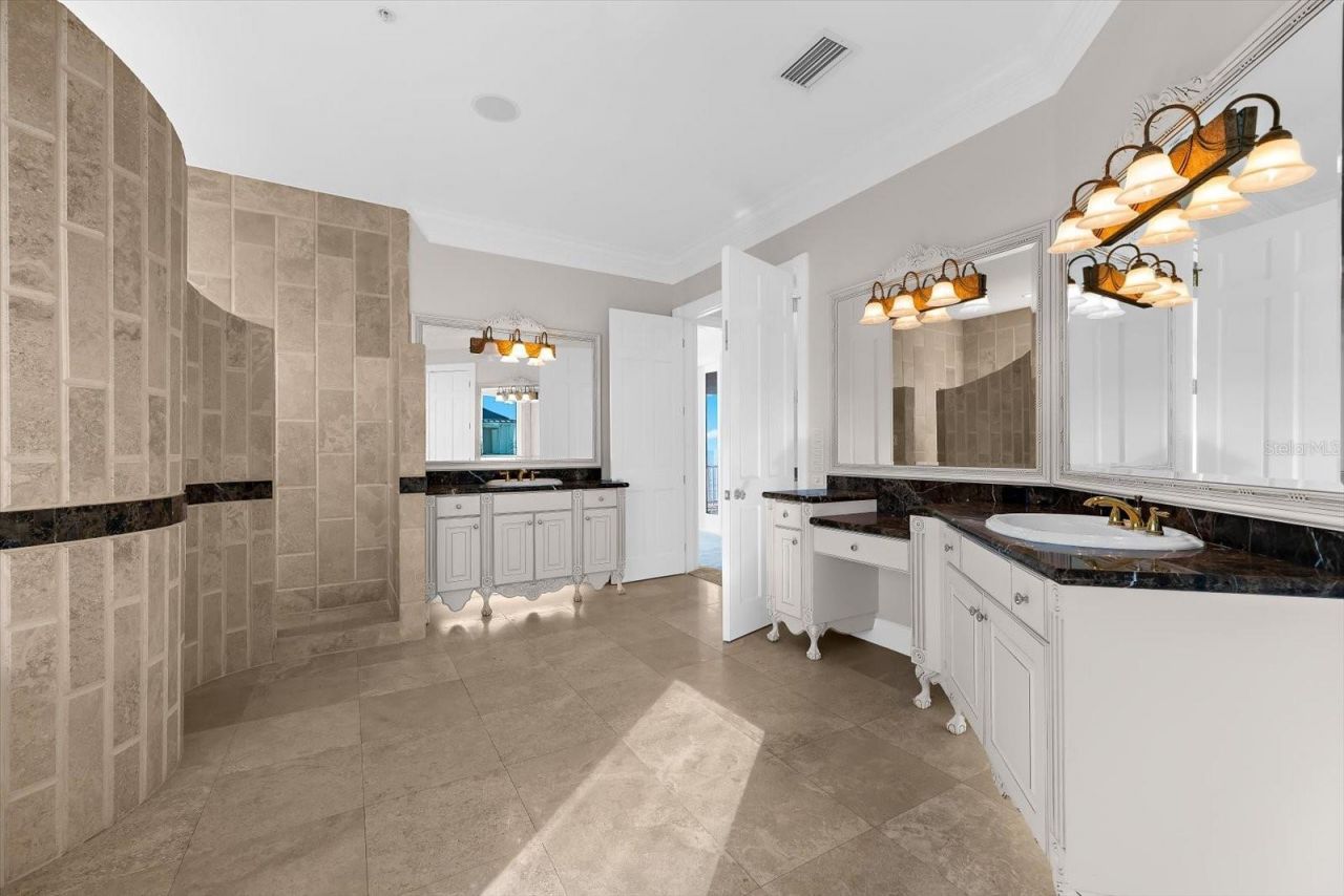 960 Gulf Boulevard, Belleair Beach, FL 33786 Photo