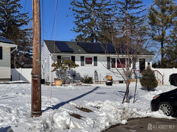 4 Rocky Brook Court, Hightstown, NJ 08520