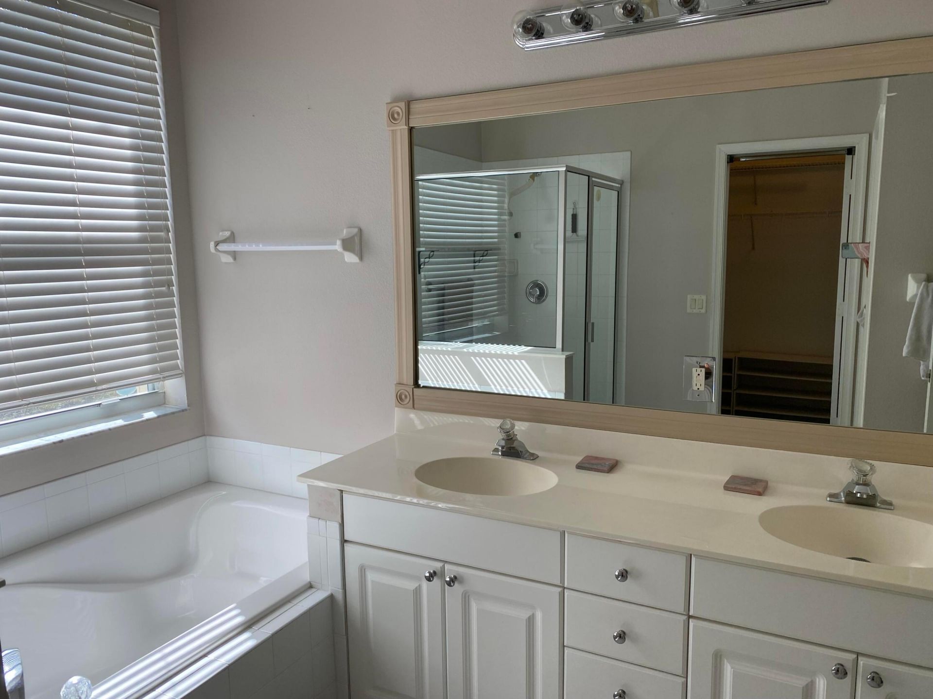 546 Waverly Circle, Port Saint Lucie, FL 34983 Photo