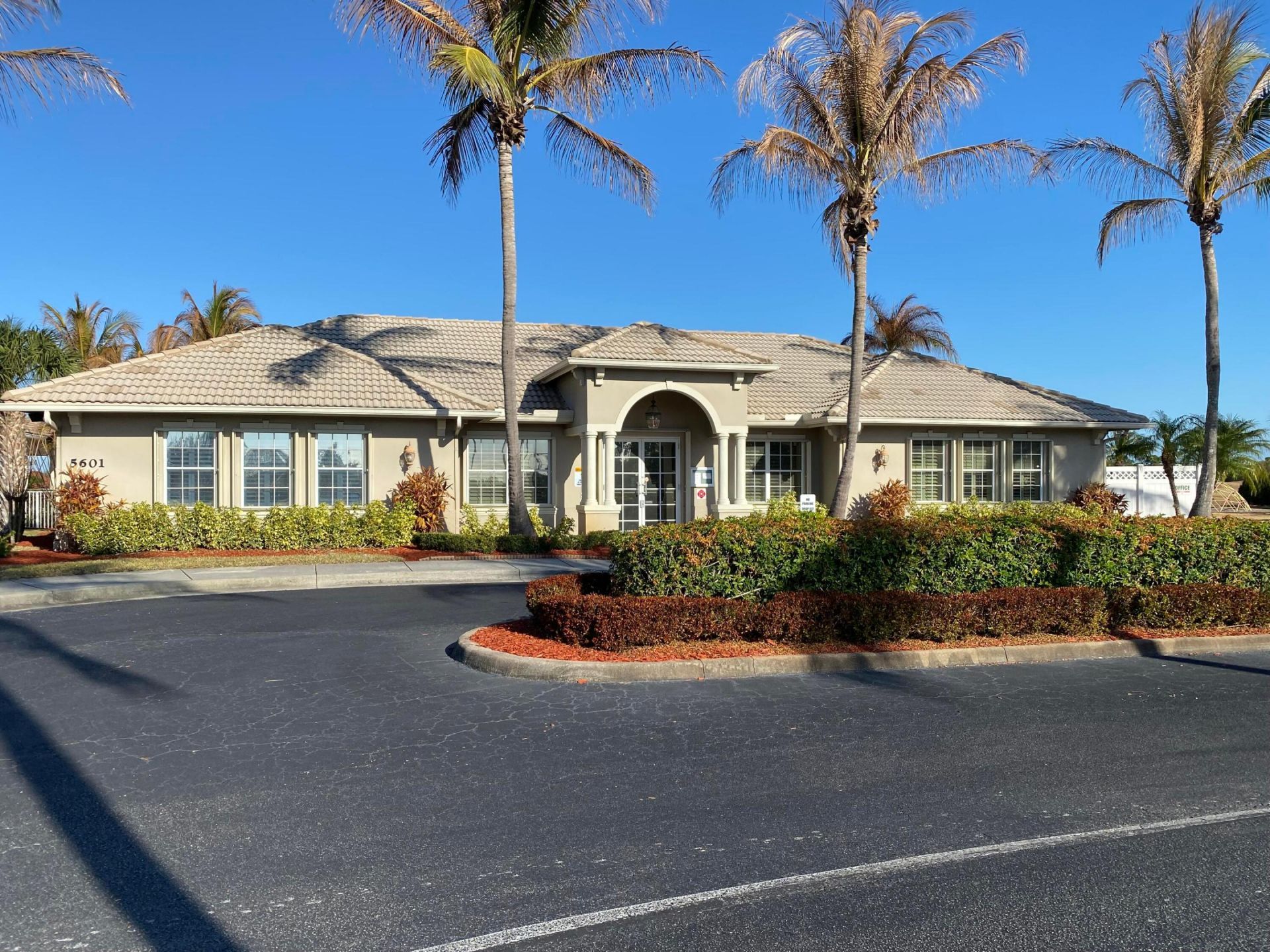 546 Waverly Circle, Port Saint Lucie, FL 34983 Photo