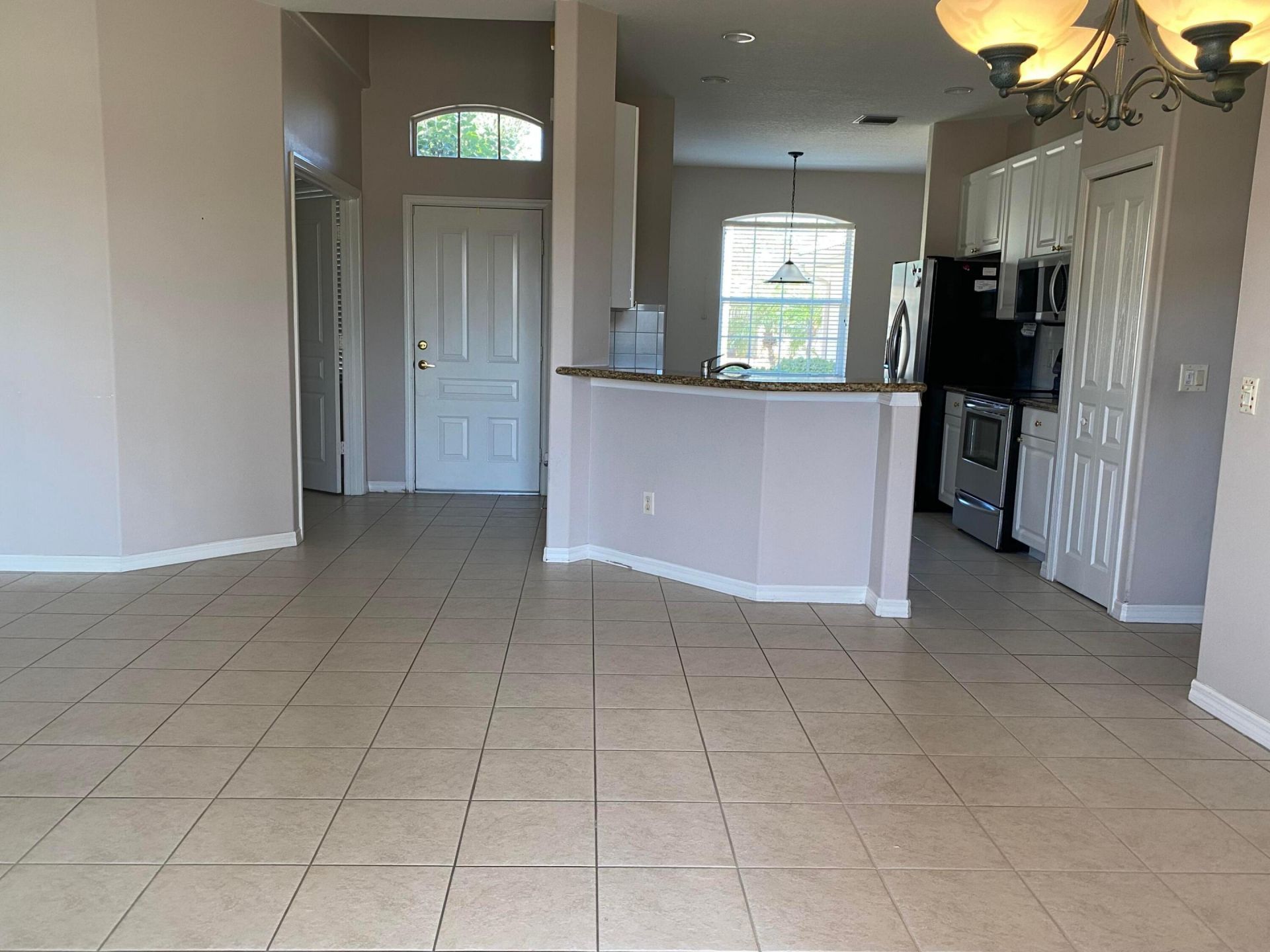 546 Waverly Circle, Port Saint Lucie, FL 34983 Photo