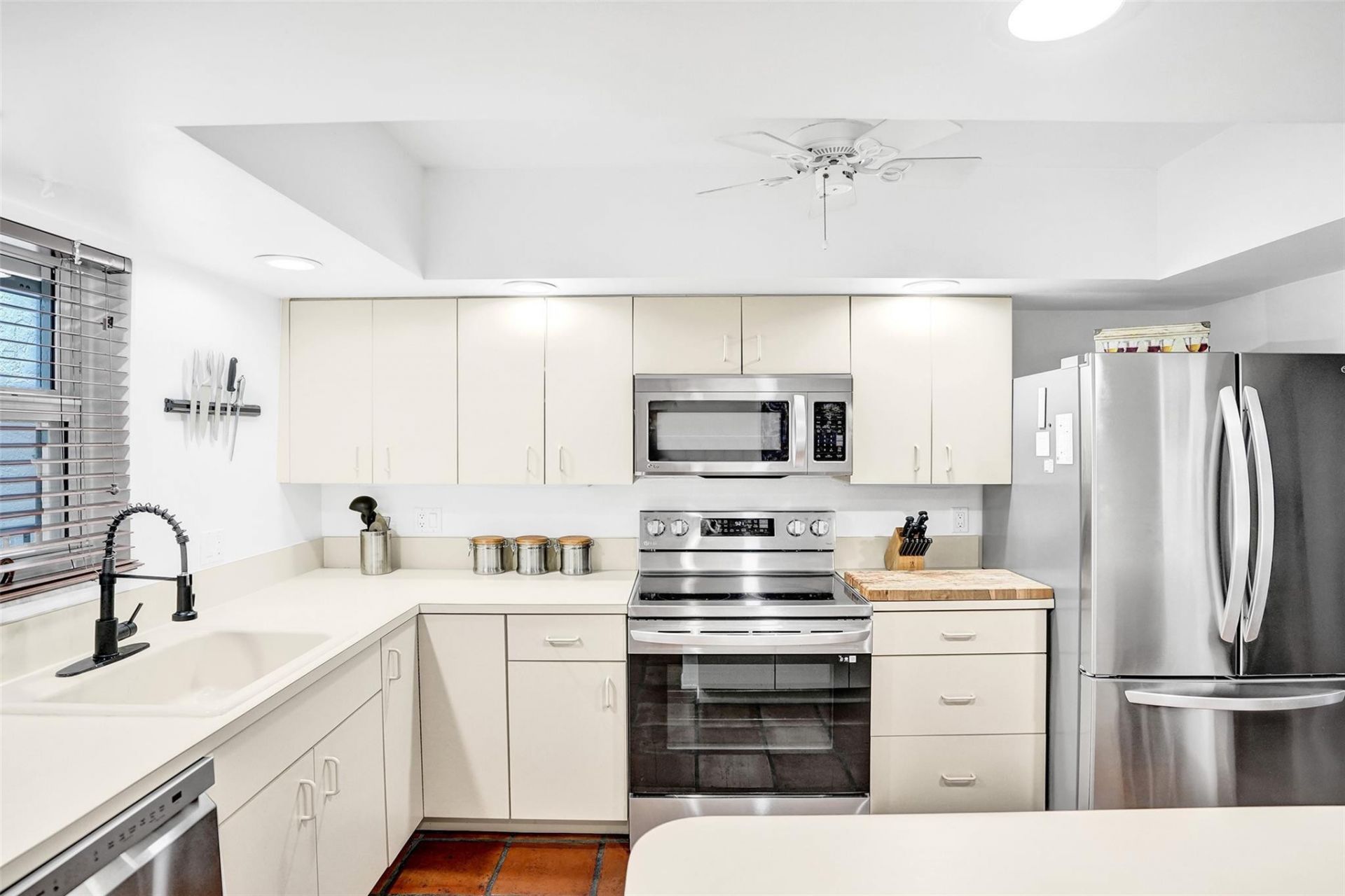 1212 SE 2nd Court, Unit 201, Fort Lauderdale, FL 33301 Photo