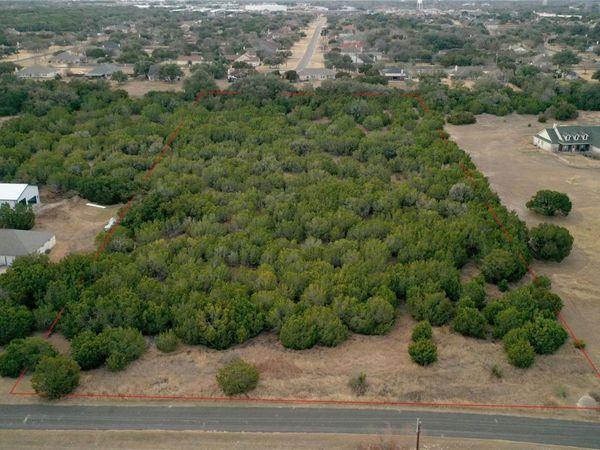 310 Sundance TRL, Liberty Hill, TX 78642