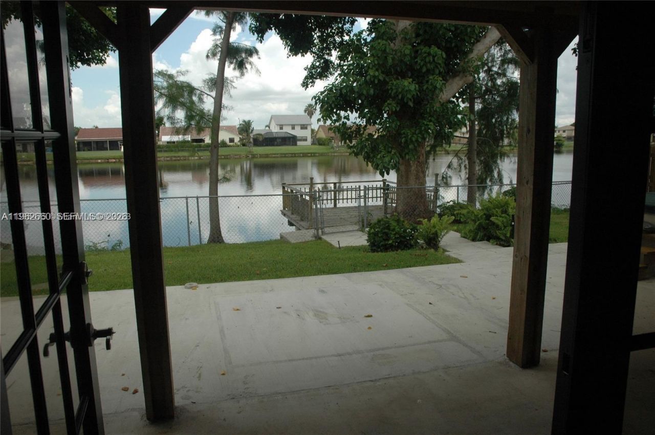 3941 NW 115th Ter, Sunrise, FL 33323 Photo