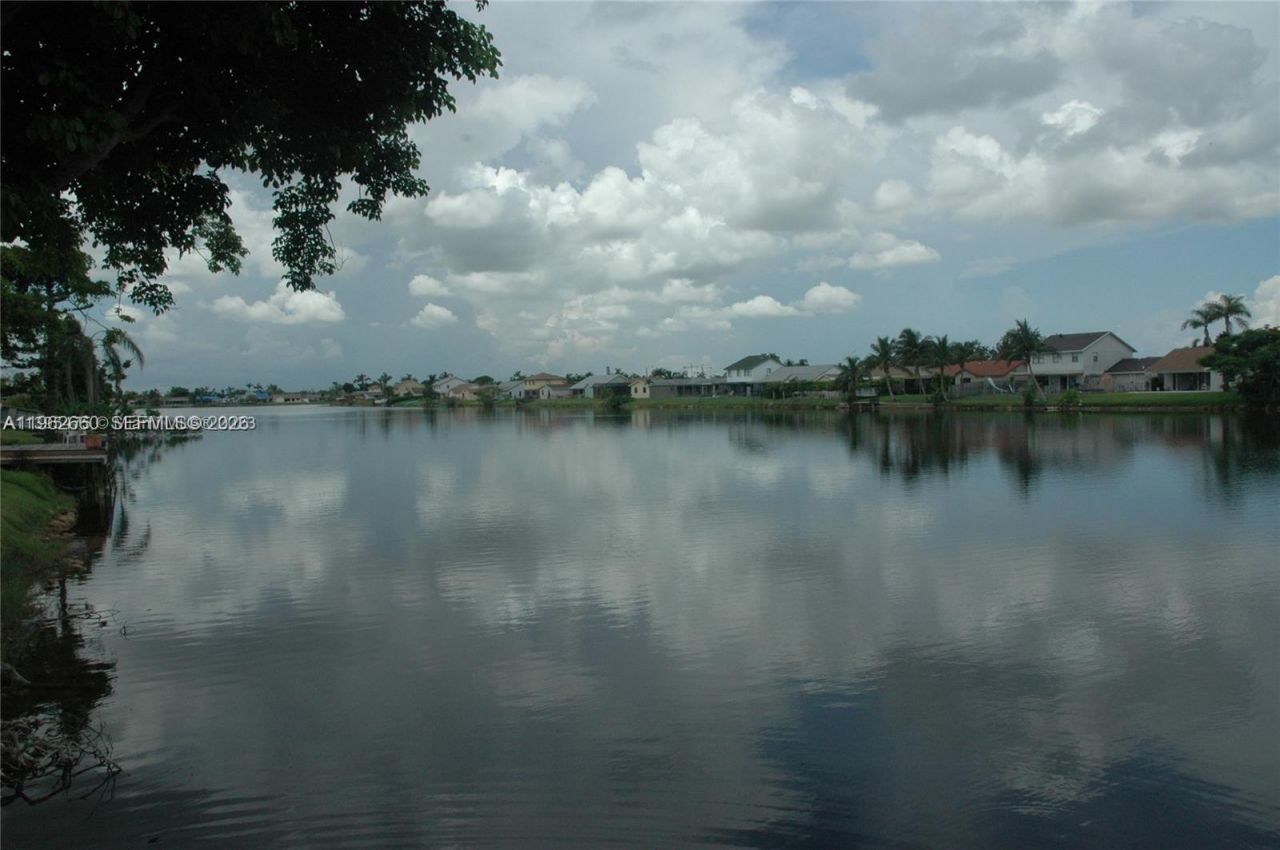 3941 NW 115th Ter, Sunrise, FL 33323 Photo