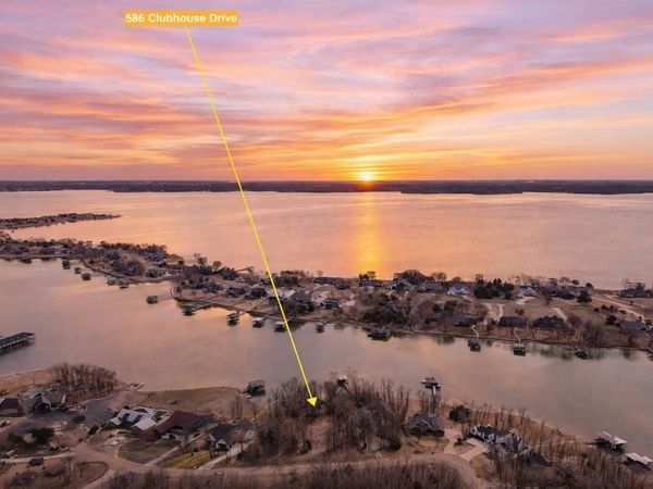 586 Clubhouse Drive, Corsicana, TX 75109