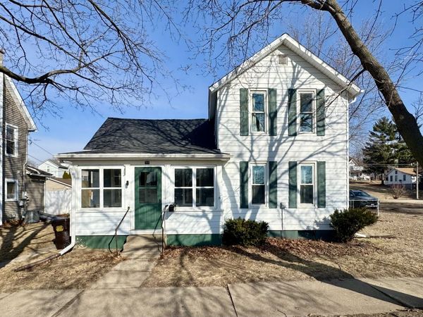 717 13th Avenue, Fulton, IL 61252