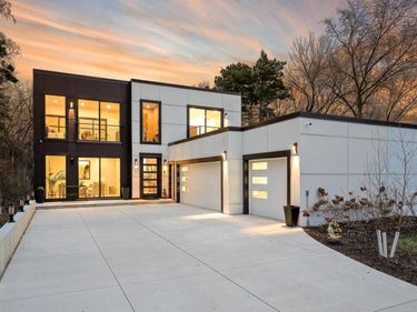 1125 Tyrol Trail, Golden Valley, MN 55416
