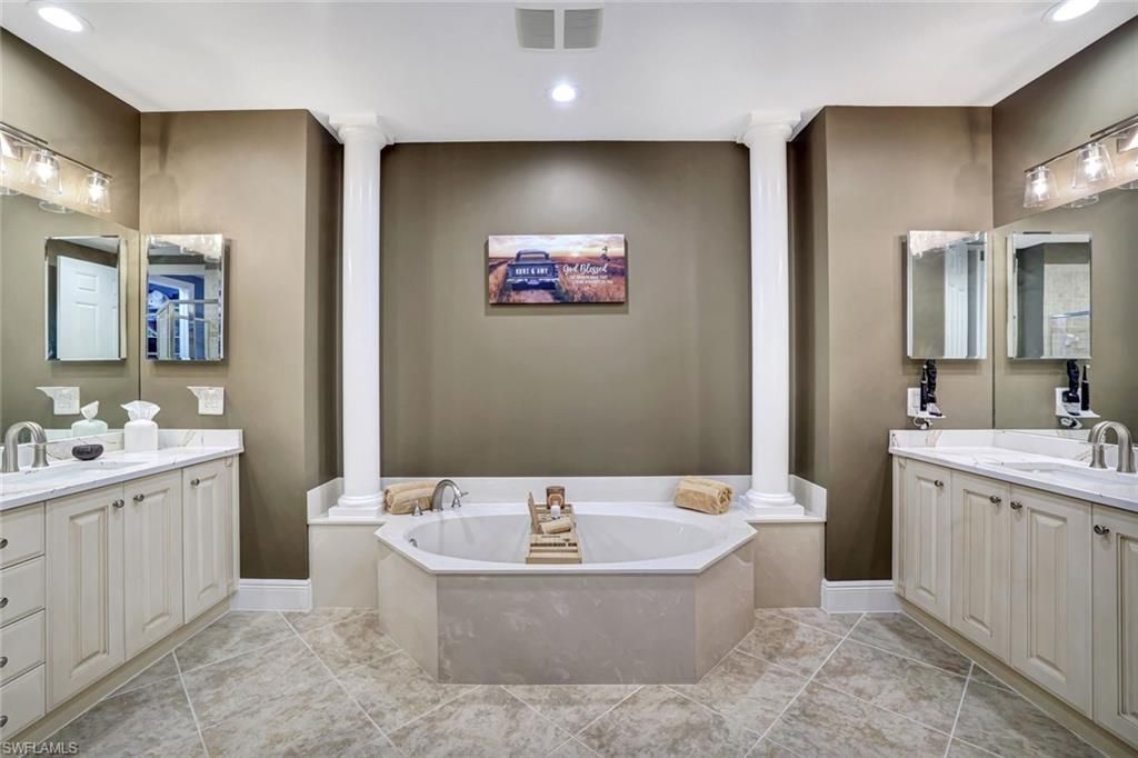 9270 Campanile Cir, Unit 102, Naples, FL 34114 Photo