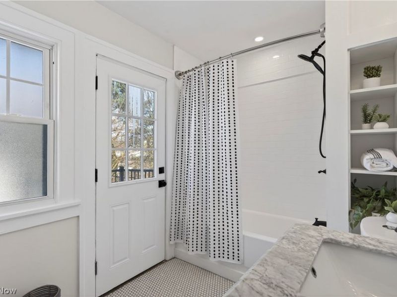 3339 Altamont Avenue, Cleveland, OH 44118 Photo 24