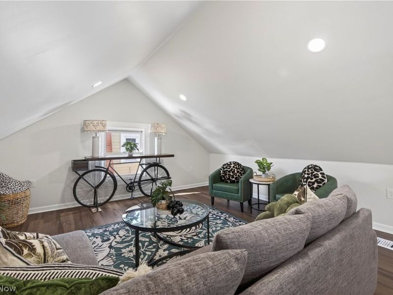 3339 Altamont Avenue, Cleveland, OH 44118 Photo 29