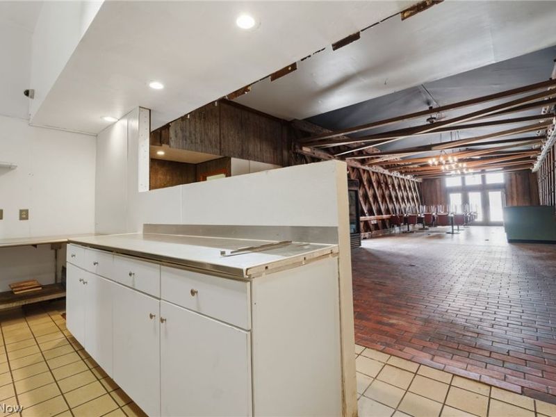 380 E Main, Andover, OH 44003 Photo 15