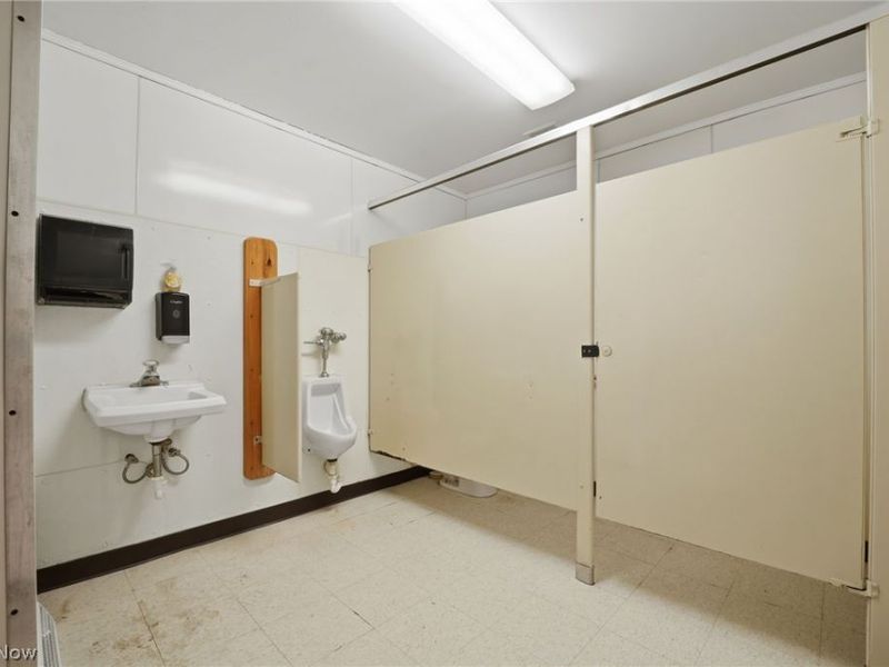 380 E Main, Andover, OH 44003 Photo 17