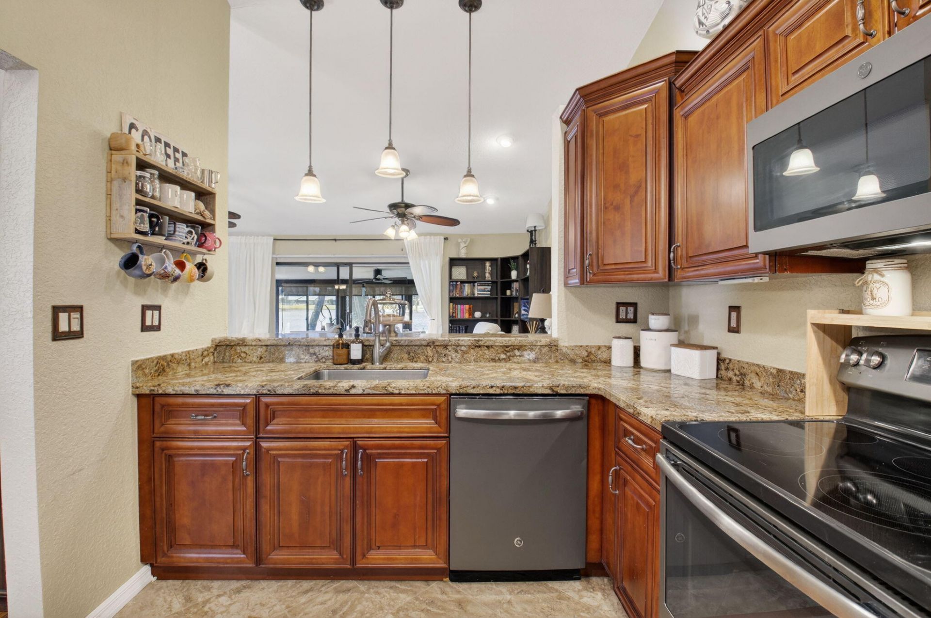 41 Mayfair Lane, Boynton Beach, FL 33426 Photo