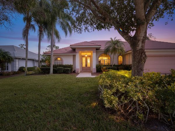 1507 SW Mockingbird Circle, Port St. Lucie, FL 34986
