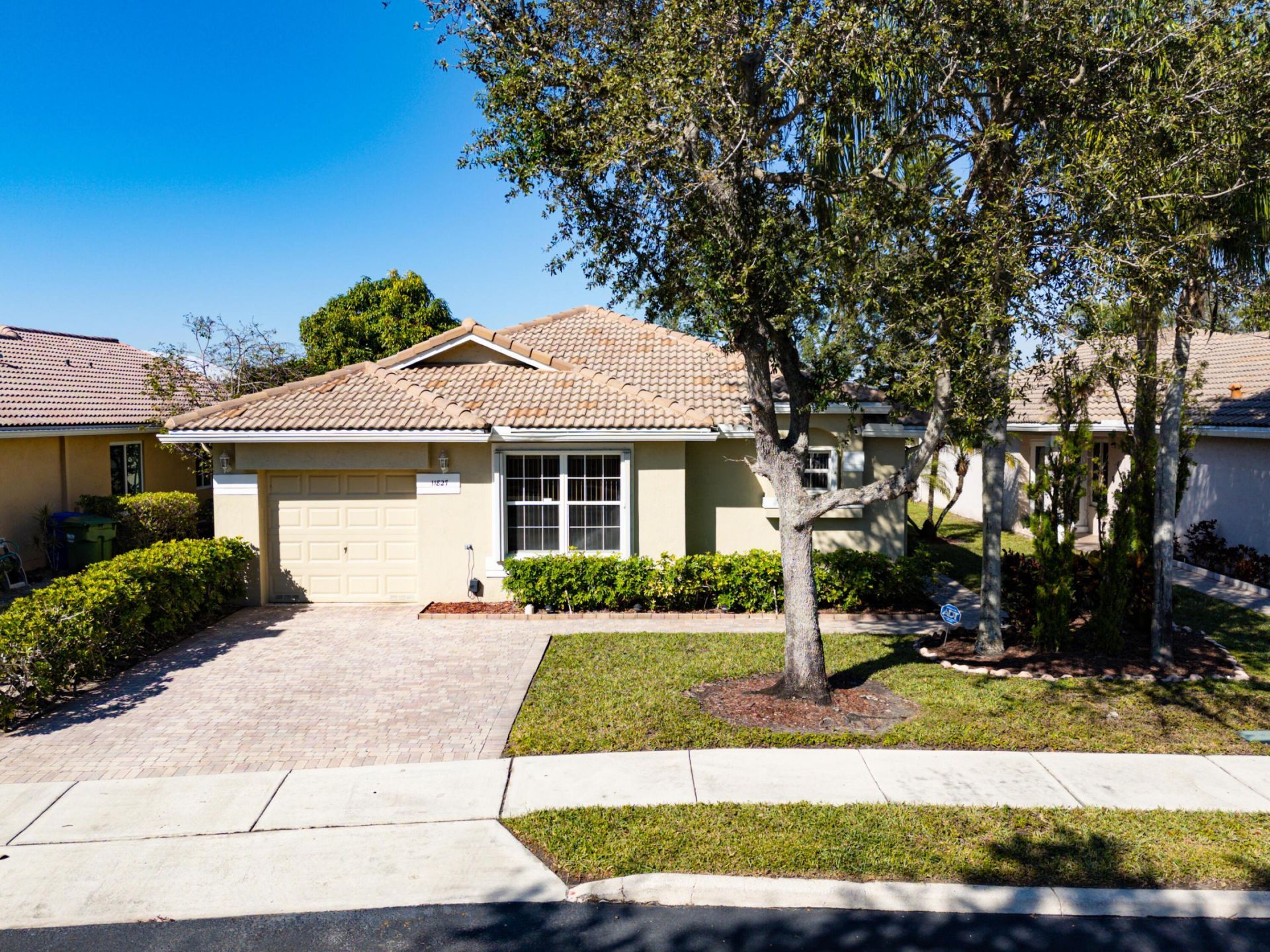 11827 SW 7th Street, Pembroke Pines, FL 33025 Photo