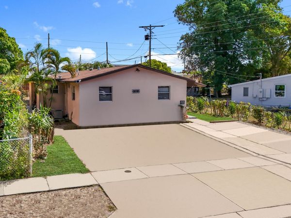 4804 Garden Avenue, West Palm Beach, FL 33405