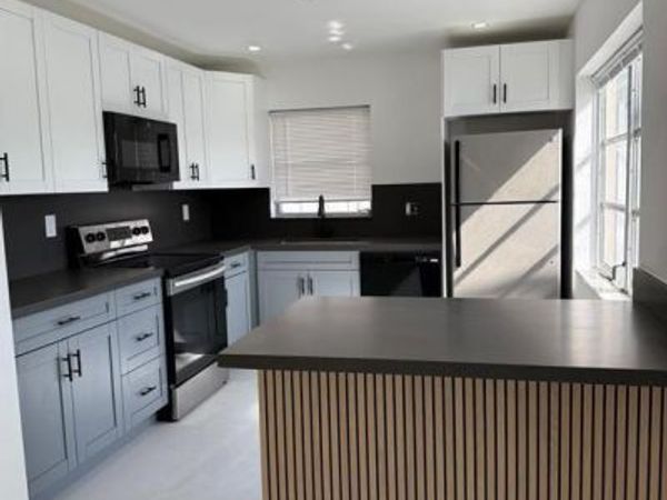 1054-1058 SW 2nd Street, Unit 1058, Hallandale Beach, FL 33009