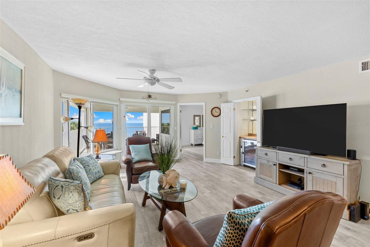 16332 Gulf Boulevard, Unit 2B, Redington Beach, FL 33708 Photo